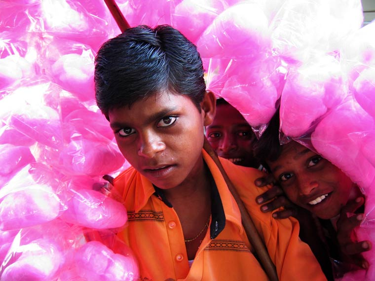Cotton candy boy Tiruvannamalai, India